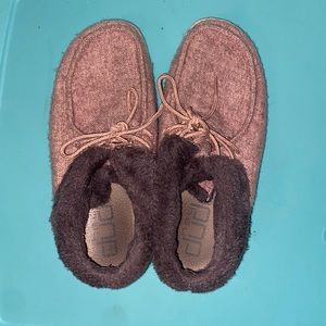 USED Fuzzy Hey Dudes!